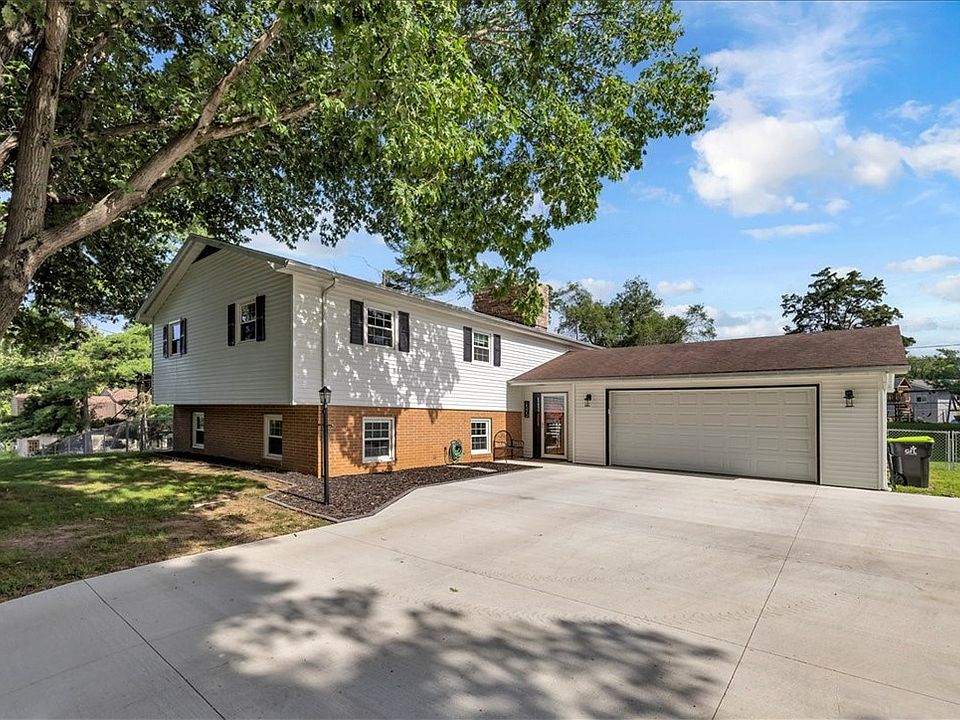1st image of 1525 Moorwood Dr