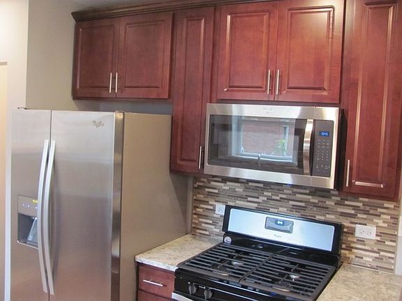 4th image of 8222 S Oglesby Ave