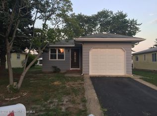 23 Seville Pl, Toms River, NJ
