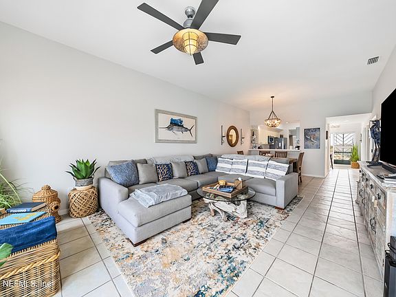4th image of 75 Comares Ave Unit 3A