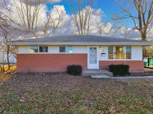 29 Miller Rd, Lake Zurich, IL 60047