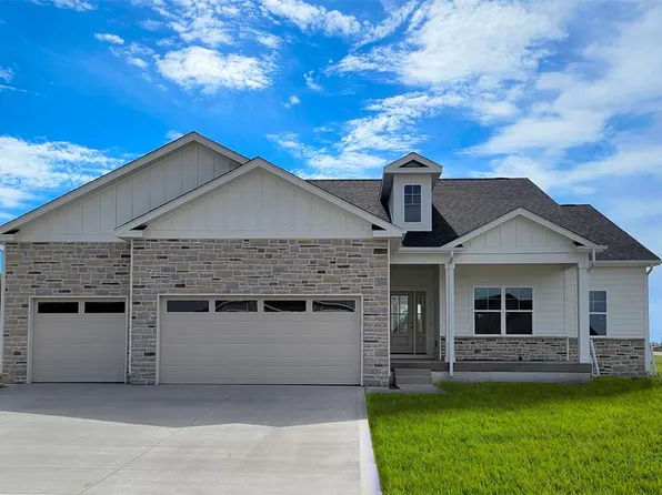 620 NW Concord Ln, Waukee, IA 50263