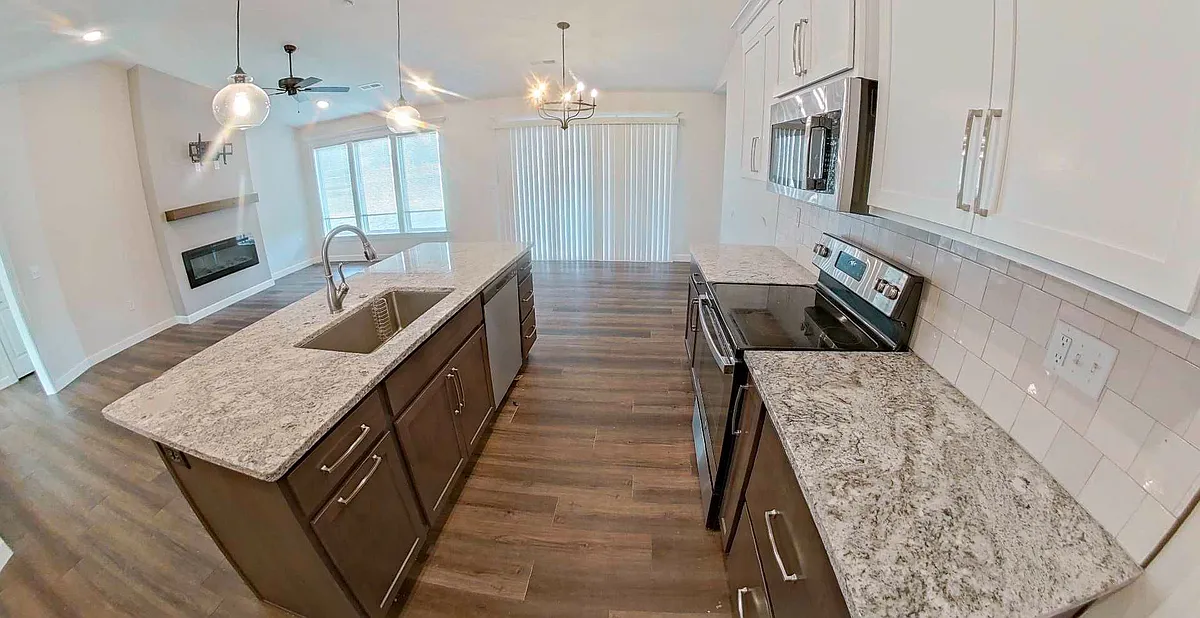 Building Photo - 4385 Glen View Dr