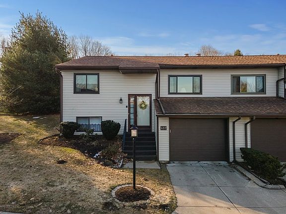 2nd image of 637 Montroyale Dr