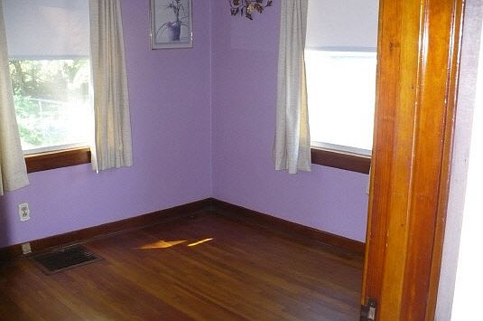 2nd image of 302 Burbank Ave