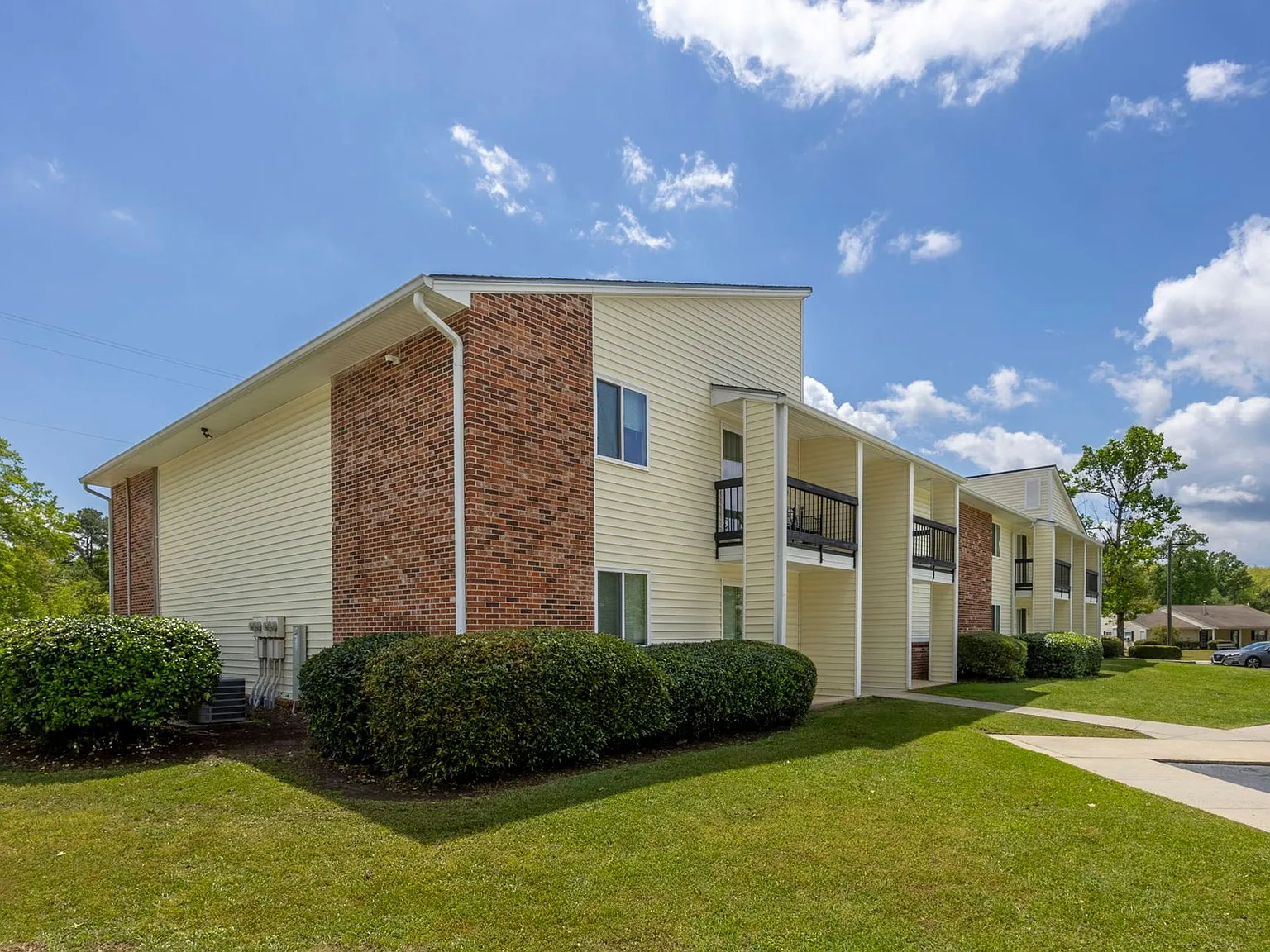 Bentree Apartments — Photo 2