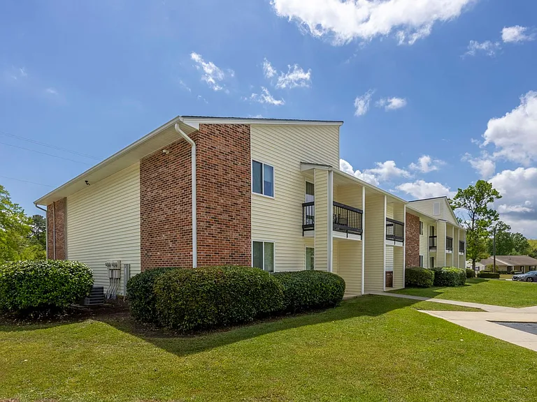 Bentree Apartments — Photo 2