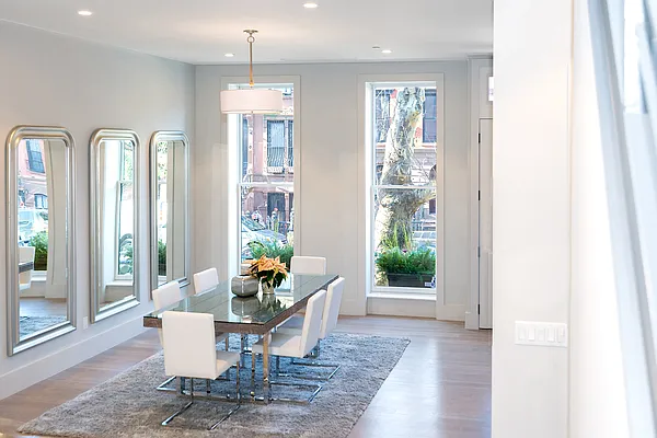 Rented by Arena Real Estate | media 21