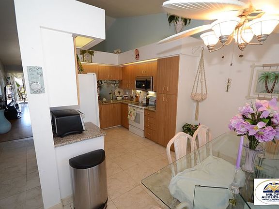 2nd image of 922 SW 48th Ter APT 212
