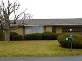 5440 N Halbea St, Bethlehem, PA 18017