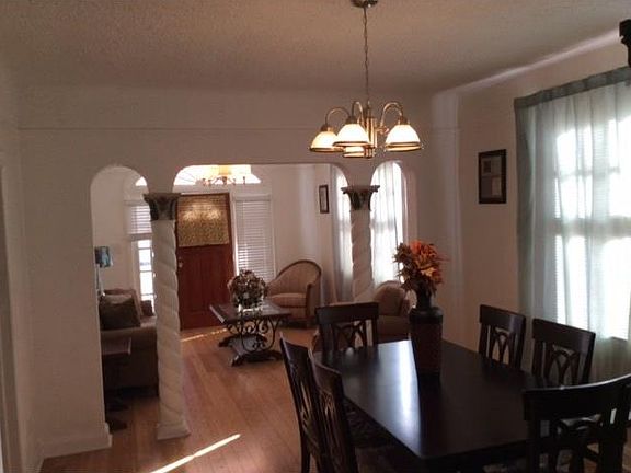 5th image of 2528 Franklin Ave