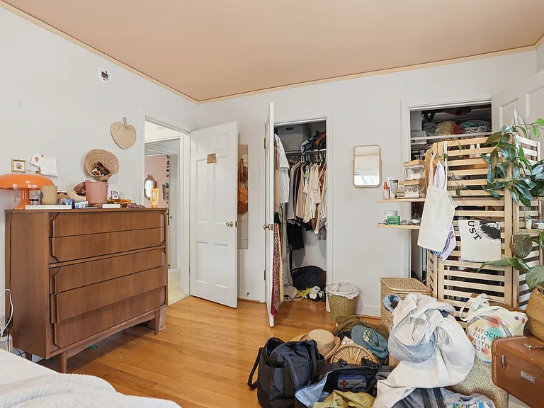 321 McLean St — Photo 17