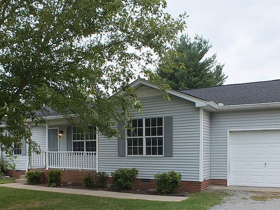 3rd image of 304 Summer Dr