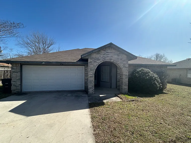 4405 Jana Dr — Photo 1