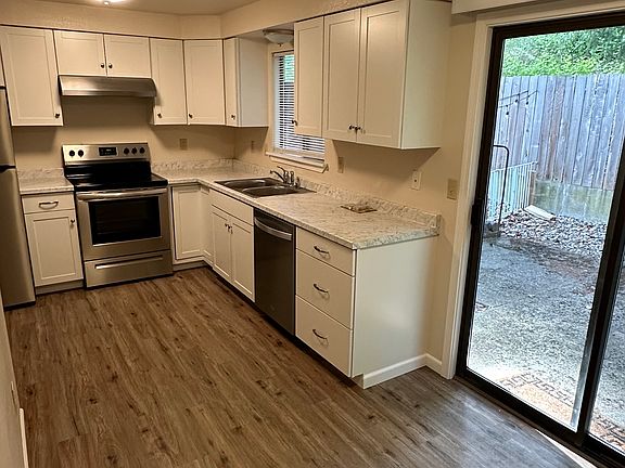 3rd image of 12813 109th Avenue Ct E APT A