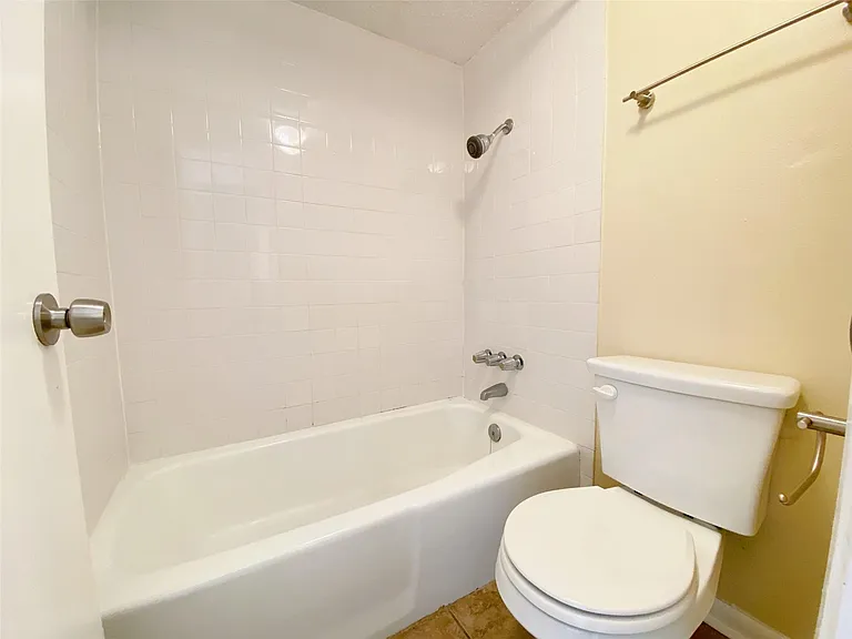 2800 Swisher St #116 — Photo 10