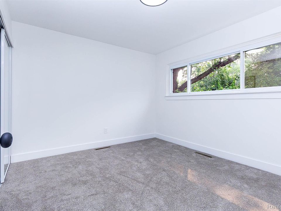 45471 Abington Cir, photo 17
