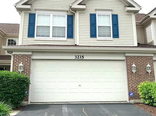 3215 Renard Ln, St Charles, IL 60175