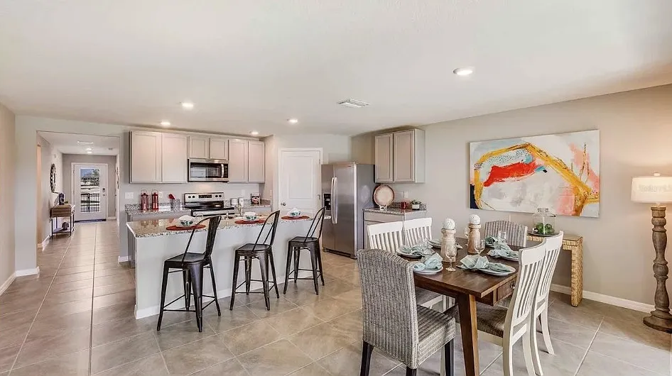 4 bed, 1828 sqft, $2,200 — Photo 2