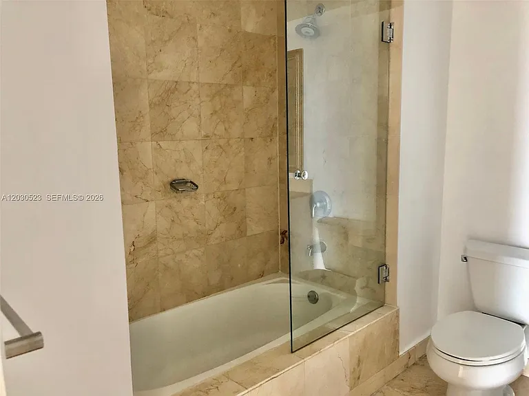 1800 N Bayshore Dr #605 — Photo 14
