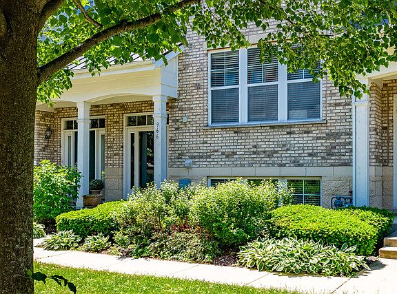 3rd image of 966 Indigo Ct