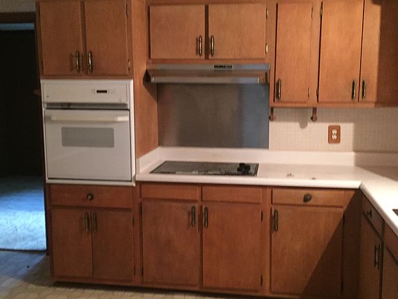 2nd image of 901 Fairwood Dr