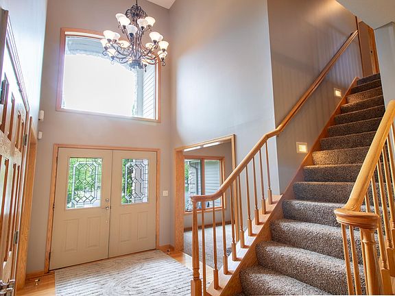 3rd image of 6739 Yellowstone Ln N