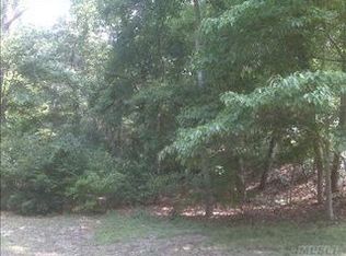 407 Shannon Blvd, Yaphank, NY 11980