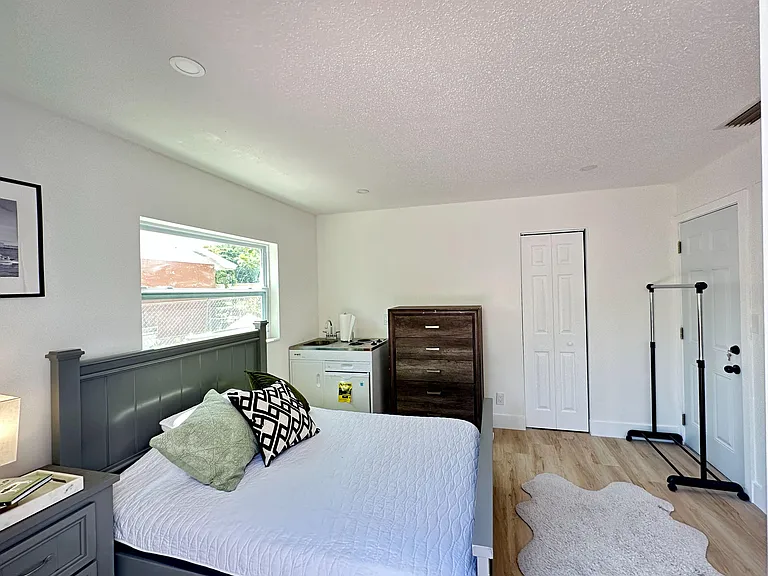 Palmetto Dr — Photo 3