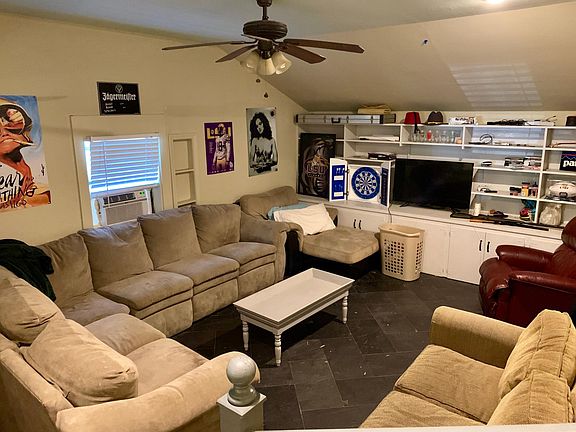 Bonus room / den