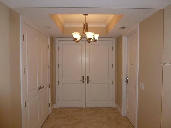 4th image of 400 Beach Dr NE #302