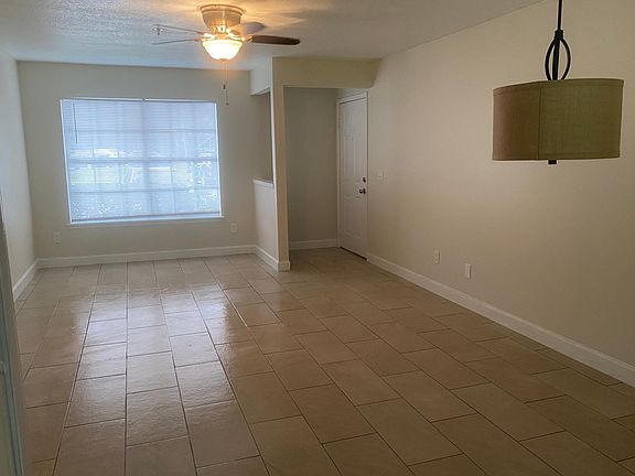 3rd image of 121 Reserve Cir APT 101
