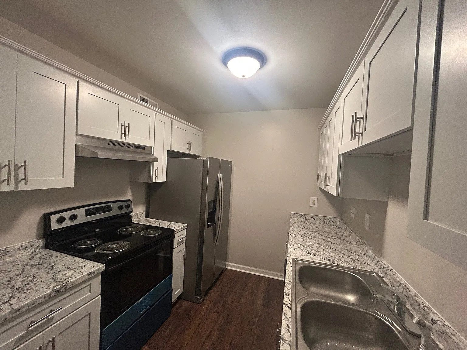2 bed, 875 sqft, $1,075 — Photo 1