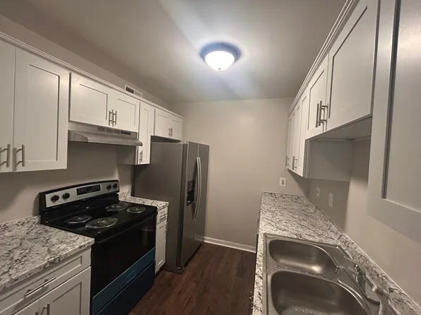 515 Creek Ridge Rd APT G, Greensboro, NC 27406