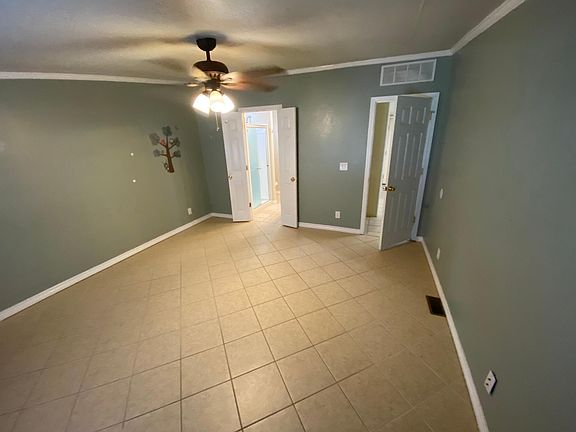 3rd image of 103 Julia Ln