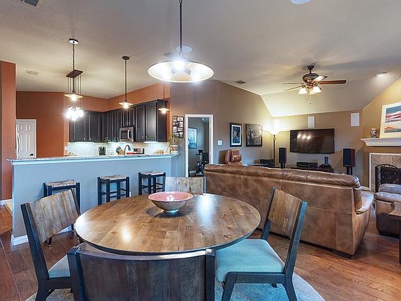 5th image of 3317 Hemlock Ln