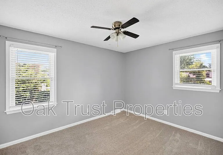 220 Cornell Dr — Photo 16