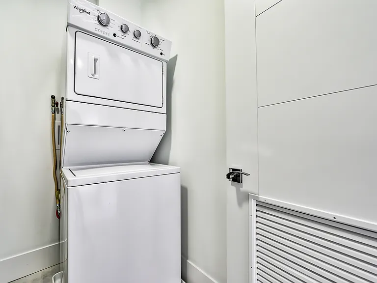 2401 W Wabansia Ave #308 — Photo 11