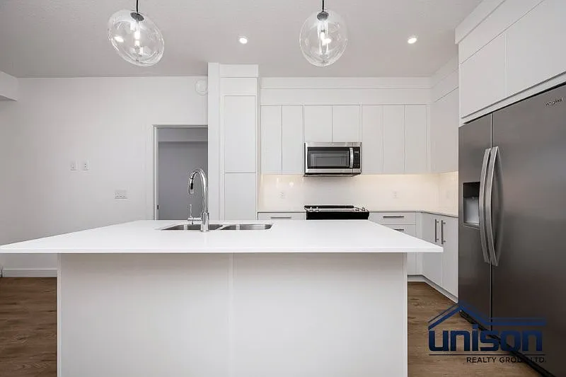 2 bed, 660 sqft, $1,625 — Photo 2