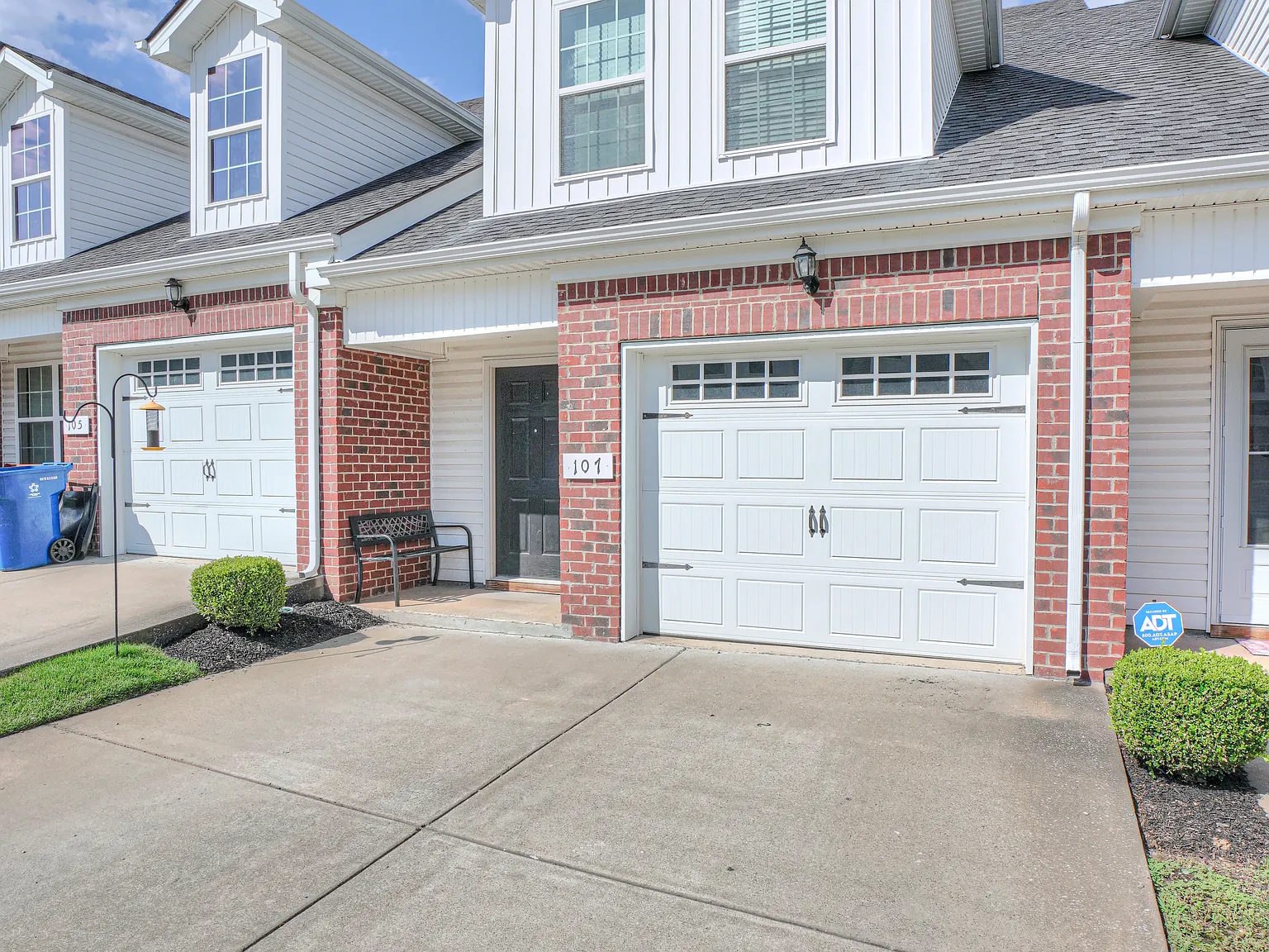 2 bed, 1360 sqft, $2,000 — Photo 3