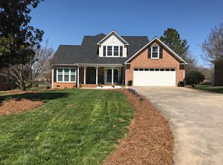 292 Kingsmill Dr, Advance, NC 27006