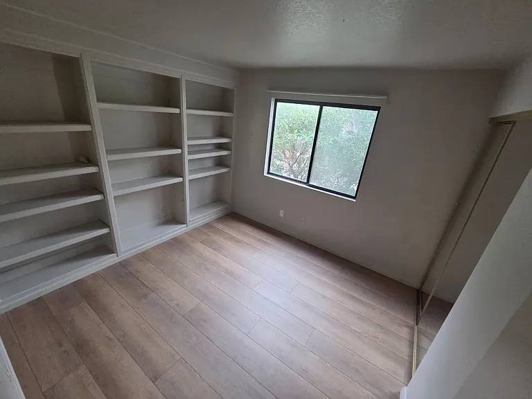 2424 Chatfield Dr — Photo 6