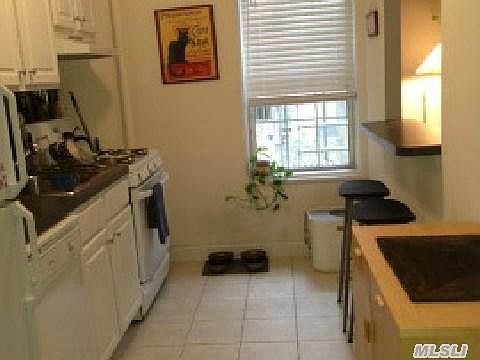 4th image of 5319 32nd Ave