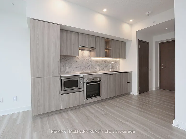 17 Bathurst St #4007 — Photo 15