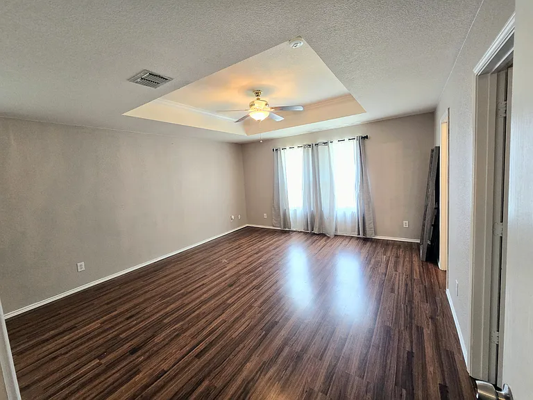 3915 Arrowwood Bnd — Photo 10