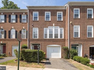 12256 Winscombe Ter, Fairfax, VA 22030