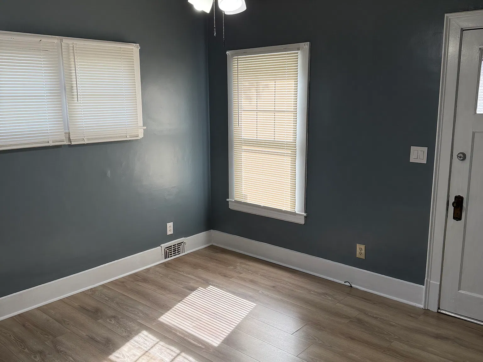 2 bed, 990 sqft, $1,400 — Photo 4