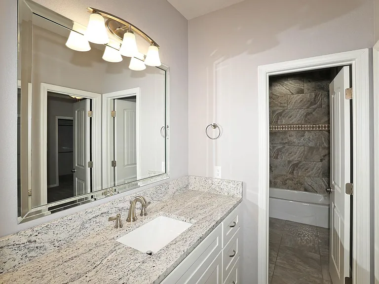 7501 Continental Pkwy — Photo 39