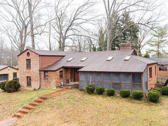 4th image of 256 N Blue Ridge Tpke