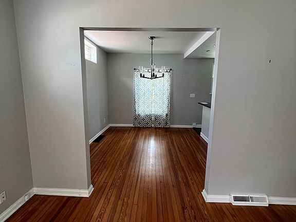 5th image of 1429 W 38th St